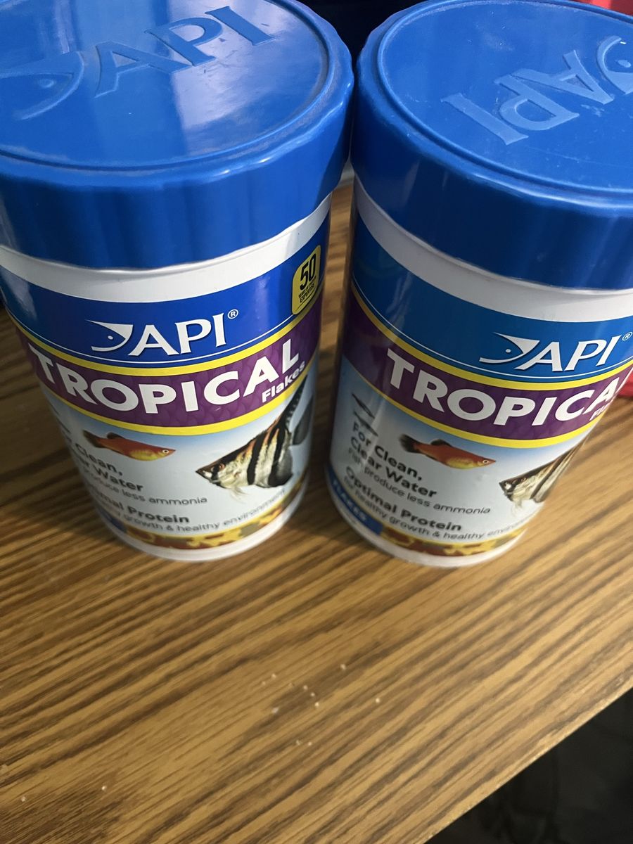 API fish food flakes