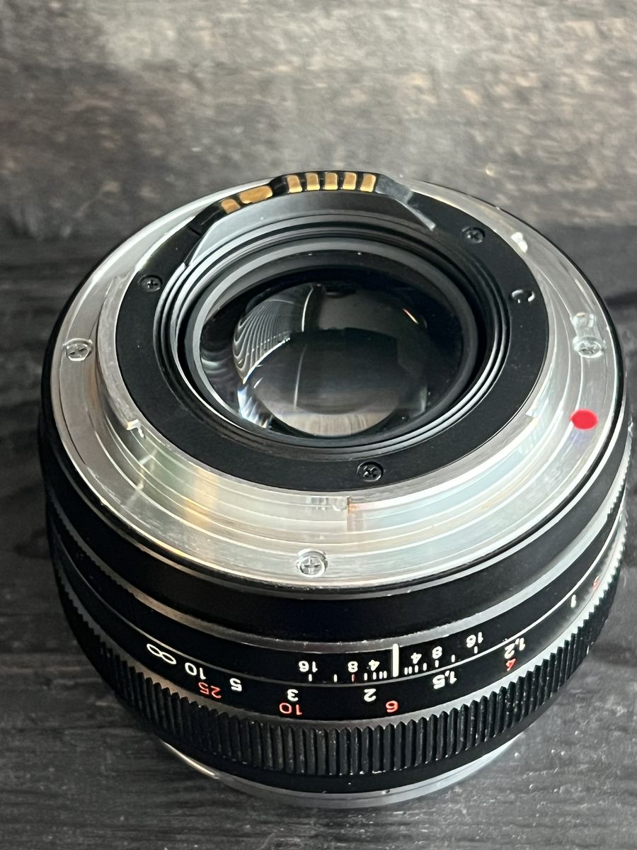 Zeiss Planar T* 50mm f/1.4 ZE Lens for Canon EF