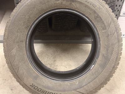 18" Hankook Winter i*Pike Tires