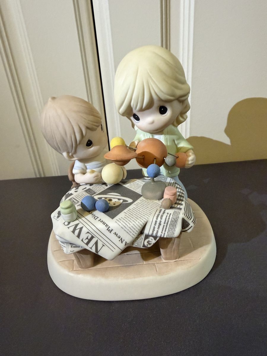 Precious Moments Porcelain Figurine You Mean The World To Me 152019