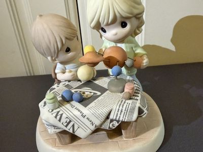Precious Moments Porcelain Figurine You Mean The World To Me 152019