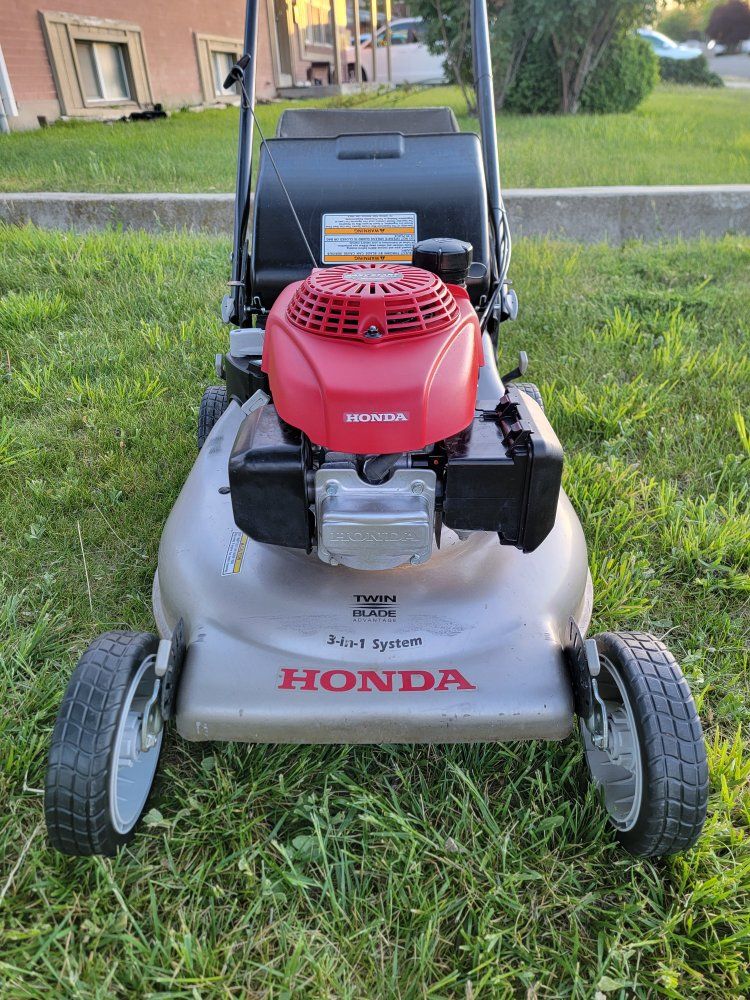 Honda HRR216 Self Propelled Smart Drive
