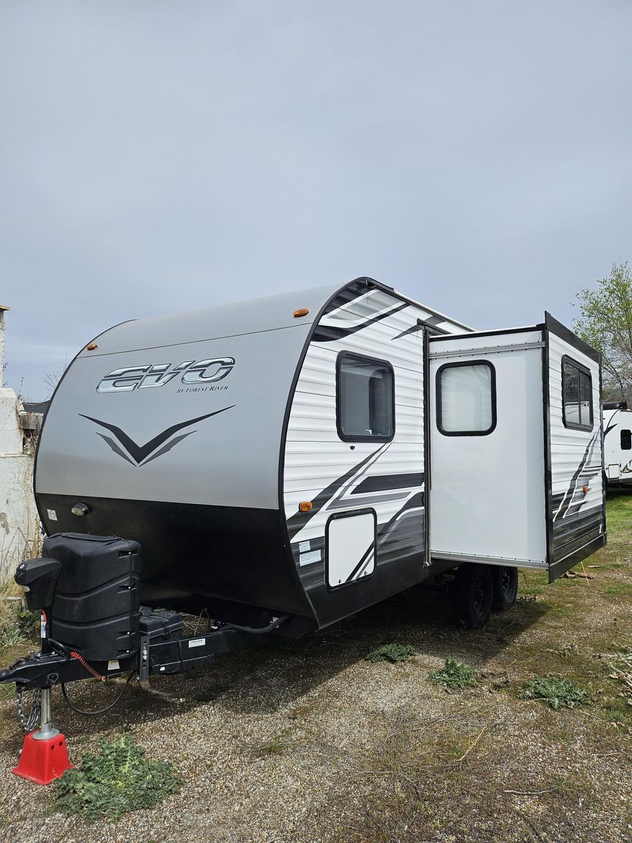 2022 RV Trailer EVO T1850