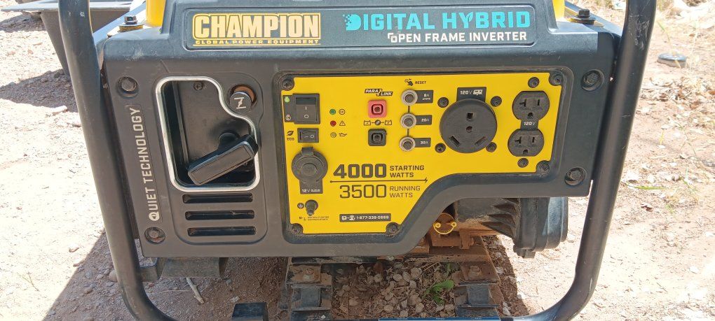 Champion 3500 Watt Dogital Hybrid generator