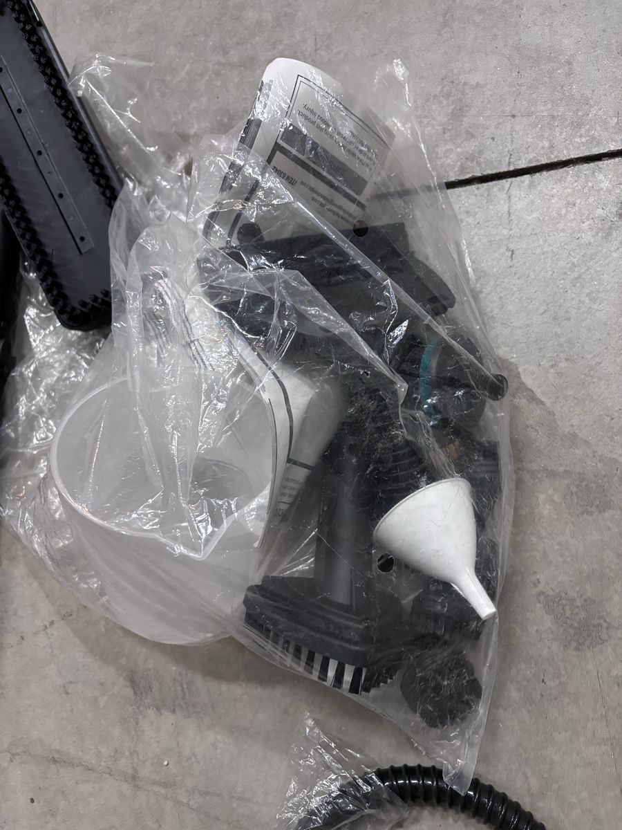 Main image 6