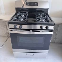 Brand New GE 30 inch Free-Standing Gas Range JGBS60REKSS