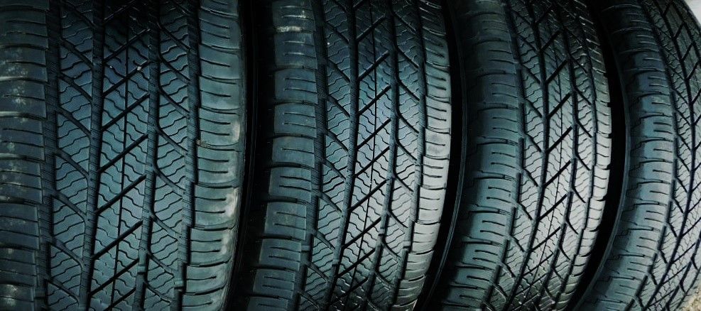 235 65R 17 Bridgestone All weather