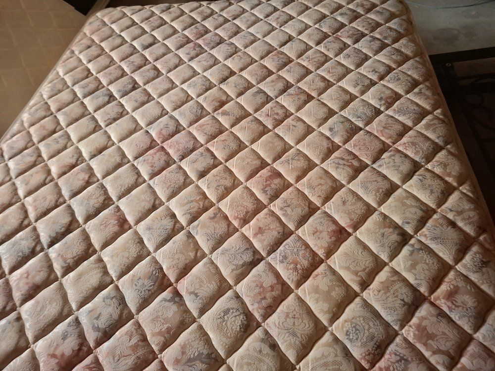 queen mattress and box spring