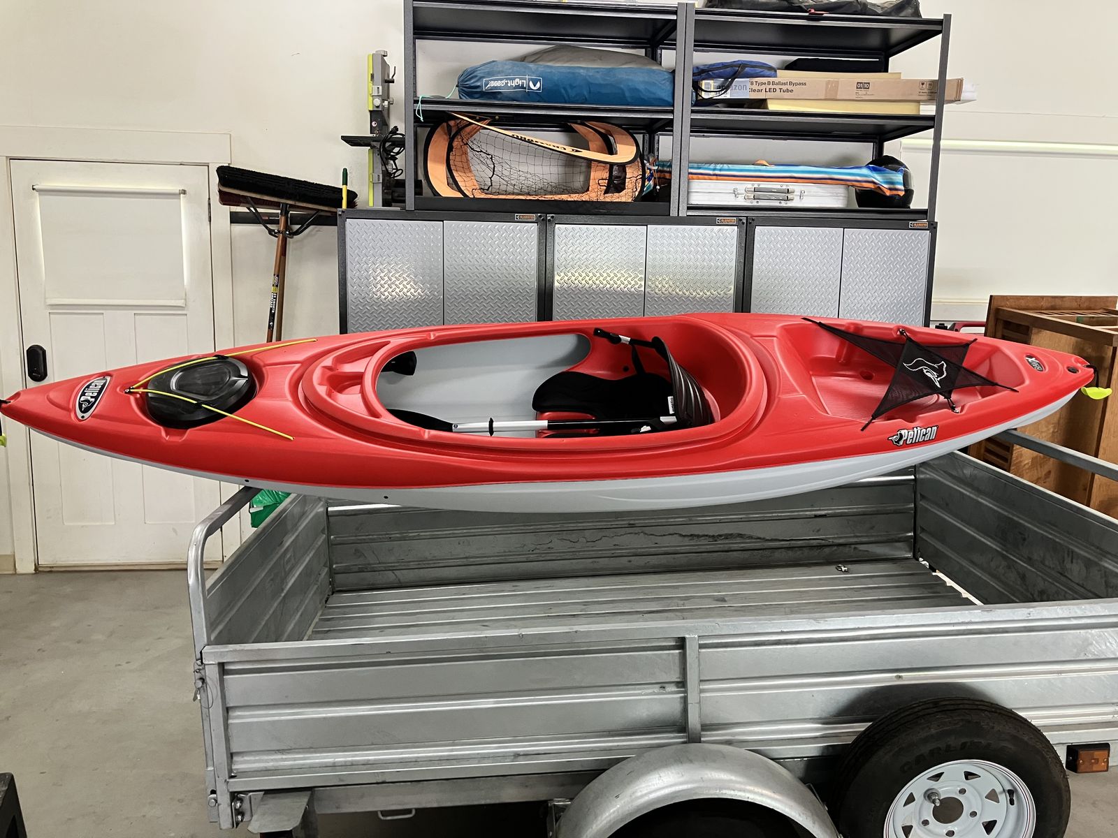 Pelican Argo 100X 10ft Kayak with paddle - new