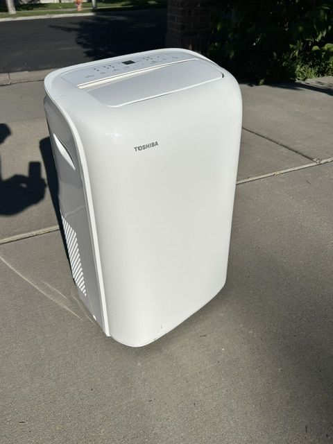 Toshiba 6,000 BTU Portable Air Conditoner