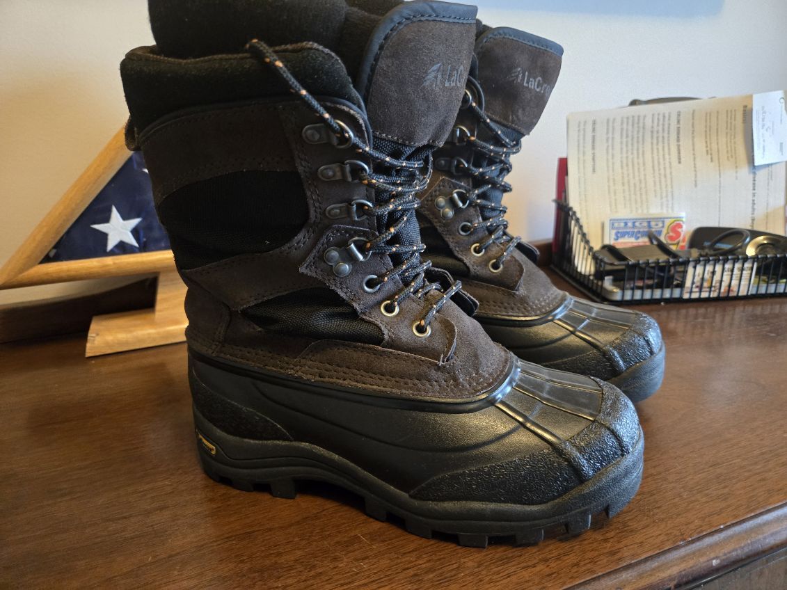 LaCrosse insulated winter boots in mens size 8 (women's size 9)