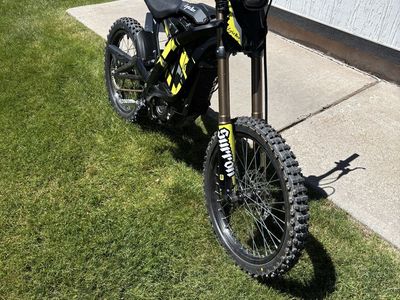 2025 Surron Light Bee X Electric Dirt Bike - Excellent Condition, Low Miles,
