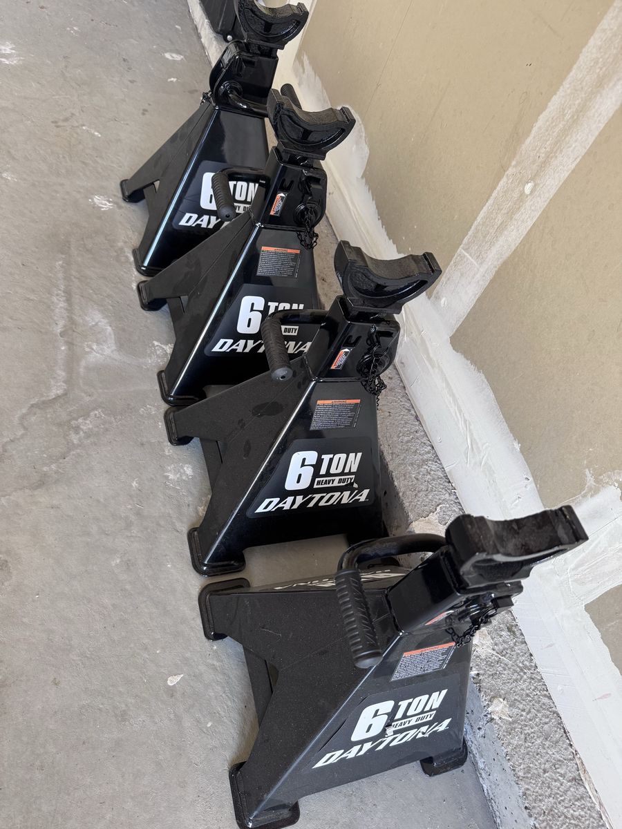 Four (4) Daytona 6 Ton Jack Stands