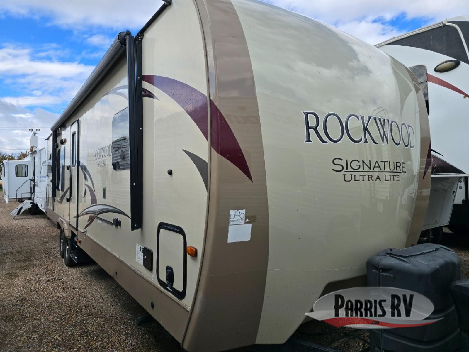 Used 2018 Forest River RV Rockwood Signature Ultra Lite 8310SS