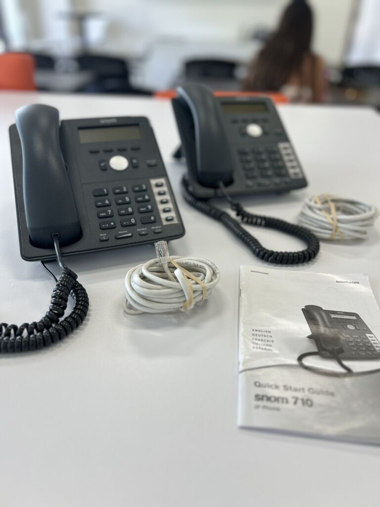 2 SNOM 710 SIP VoiP Black 4-Line Display Phone