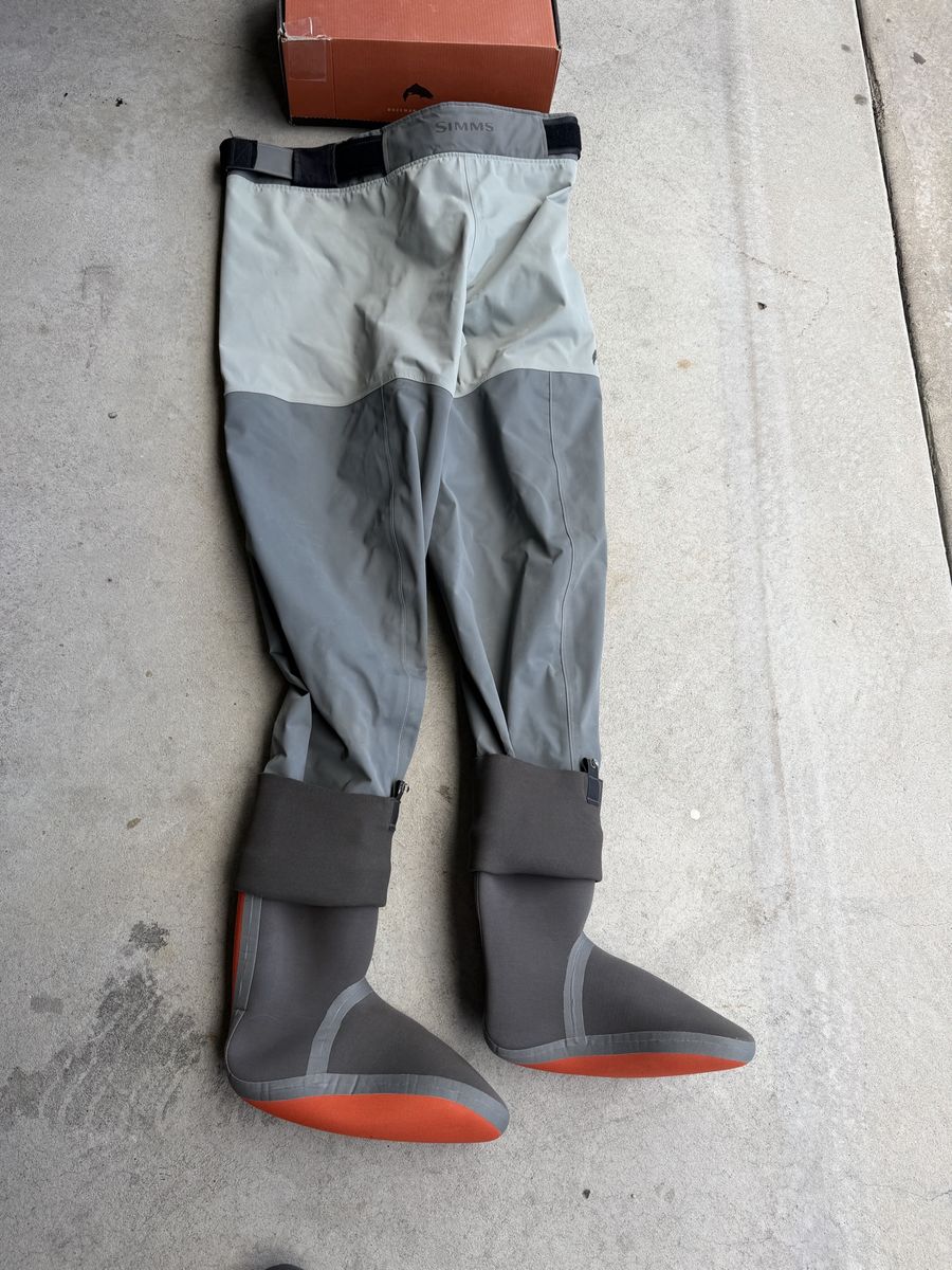 Simms Fishing pant Waders  Medium Gray Stockingfoot Waterproof