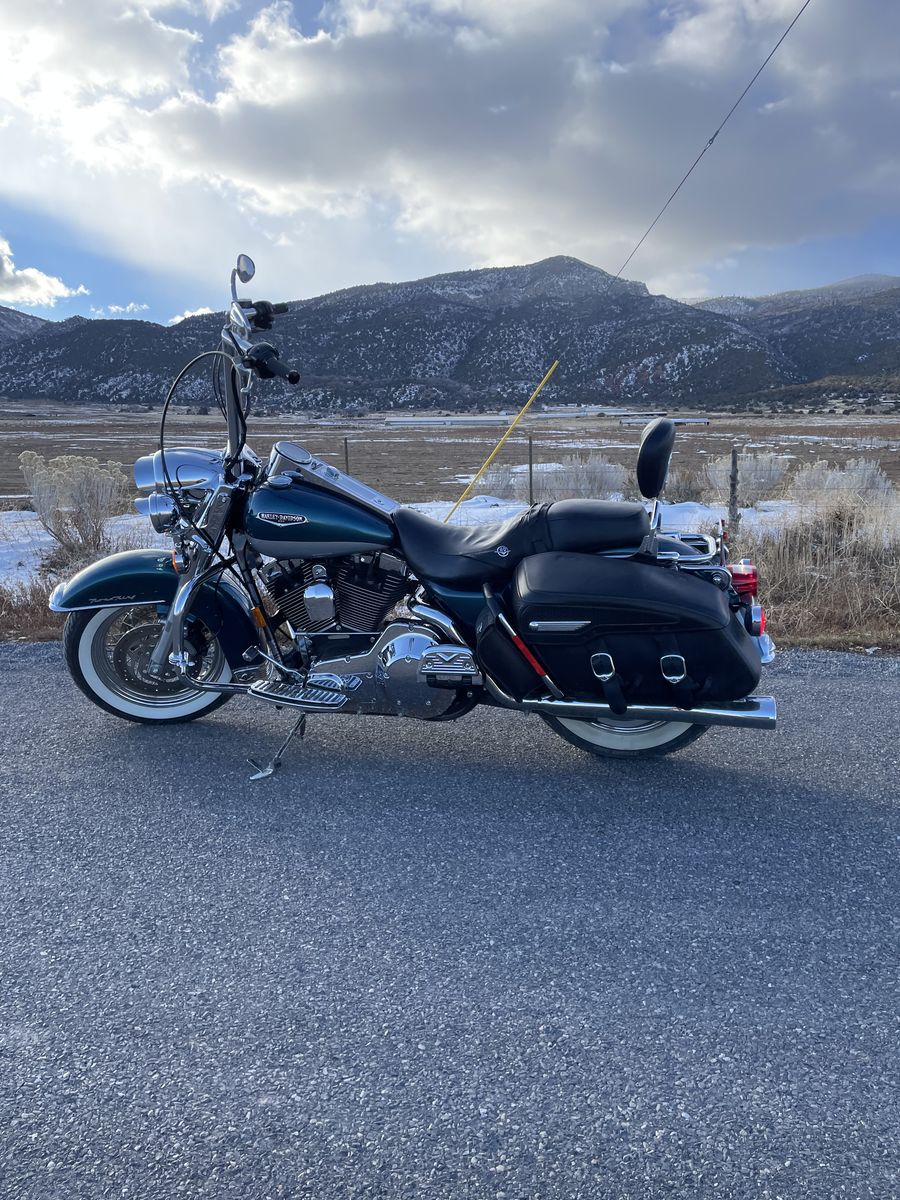 2004 Harley road king classic 1200cc