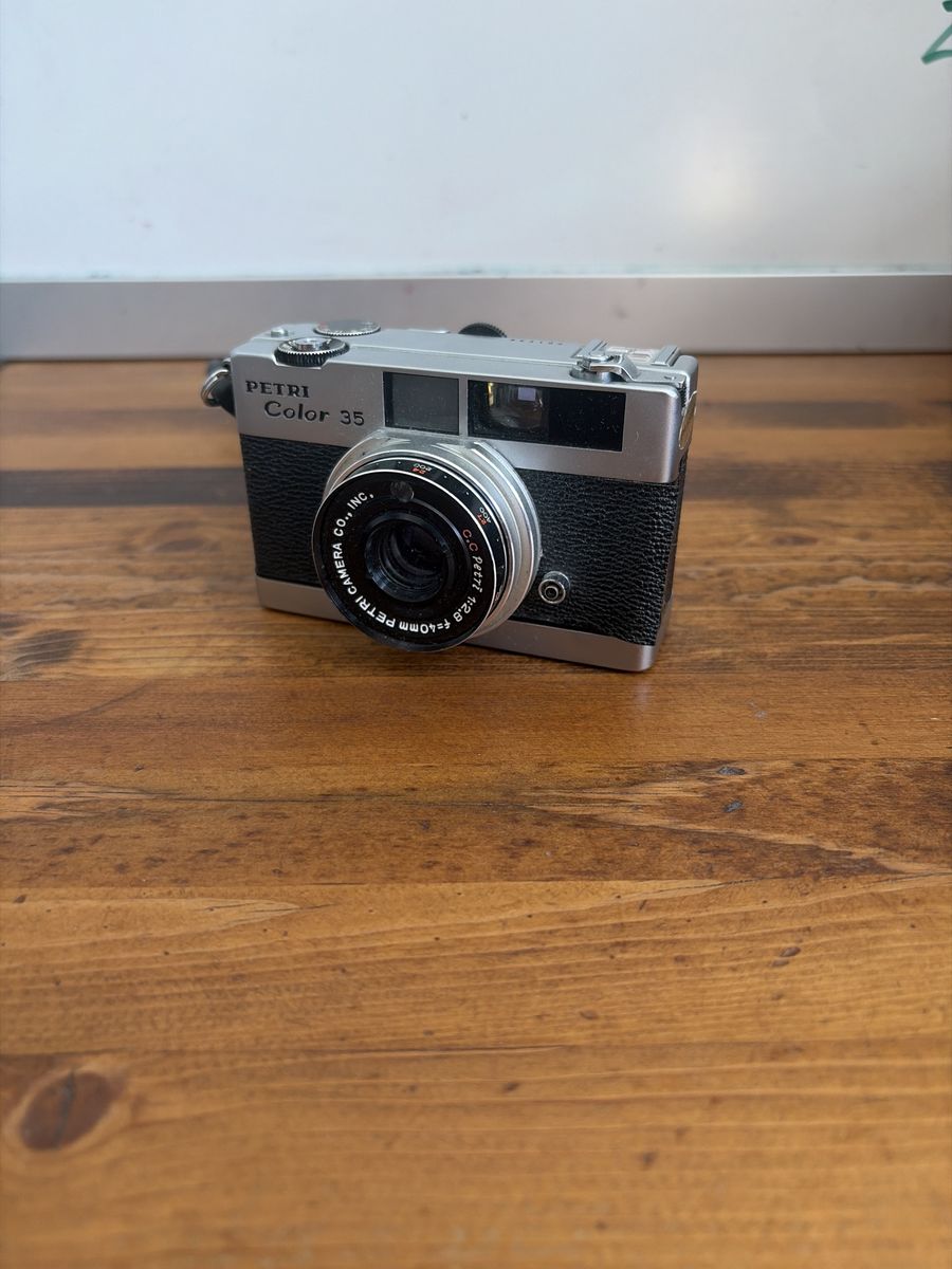 PETRI Color 35 Vintage Film Camera with f=40mm 1:2.8 Lens - Silver/Black