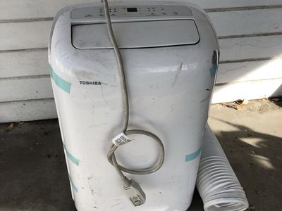 Toshiba Portable Air Conditioner Unit with Exhaust Hose