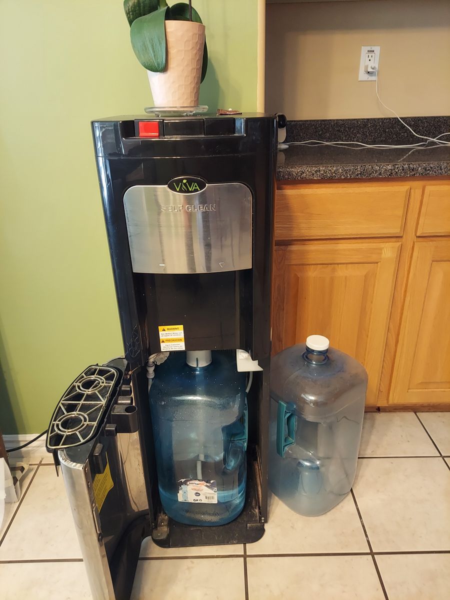 Water Dispenser. Must sell this weekend!