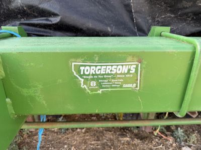 John Deere 7100 Planter - Torgerson's Farm Equipment, Used