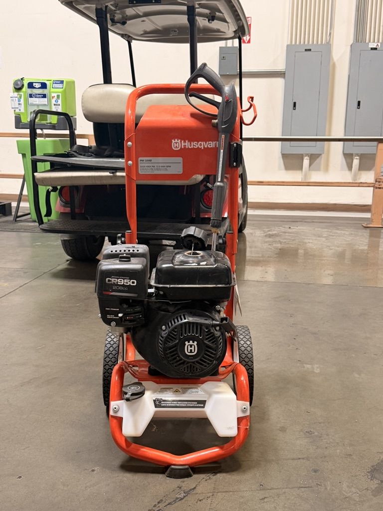 Husqvarna pressure washer- 3200 PSI - commercial grade