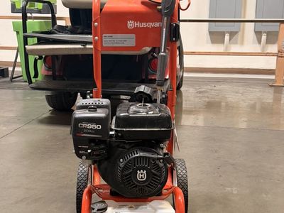 Husqvarna pressure washer- 3200 PSI - commercial grade