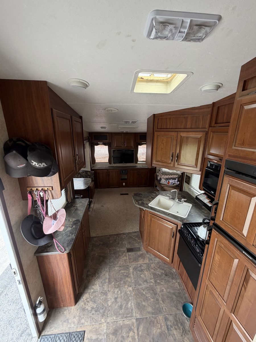 Main image 11