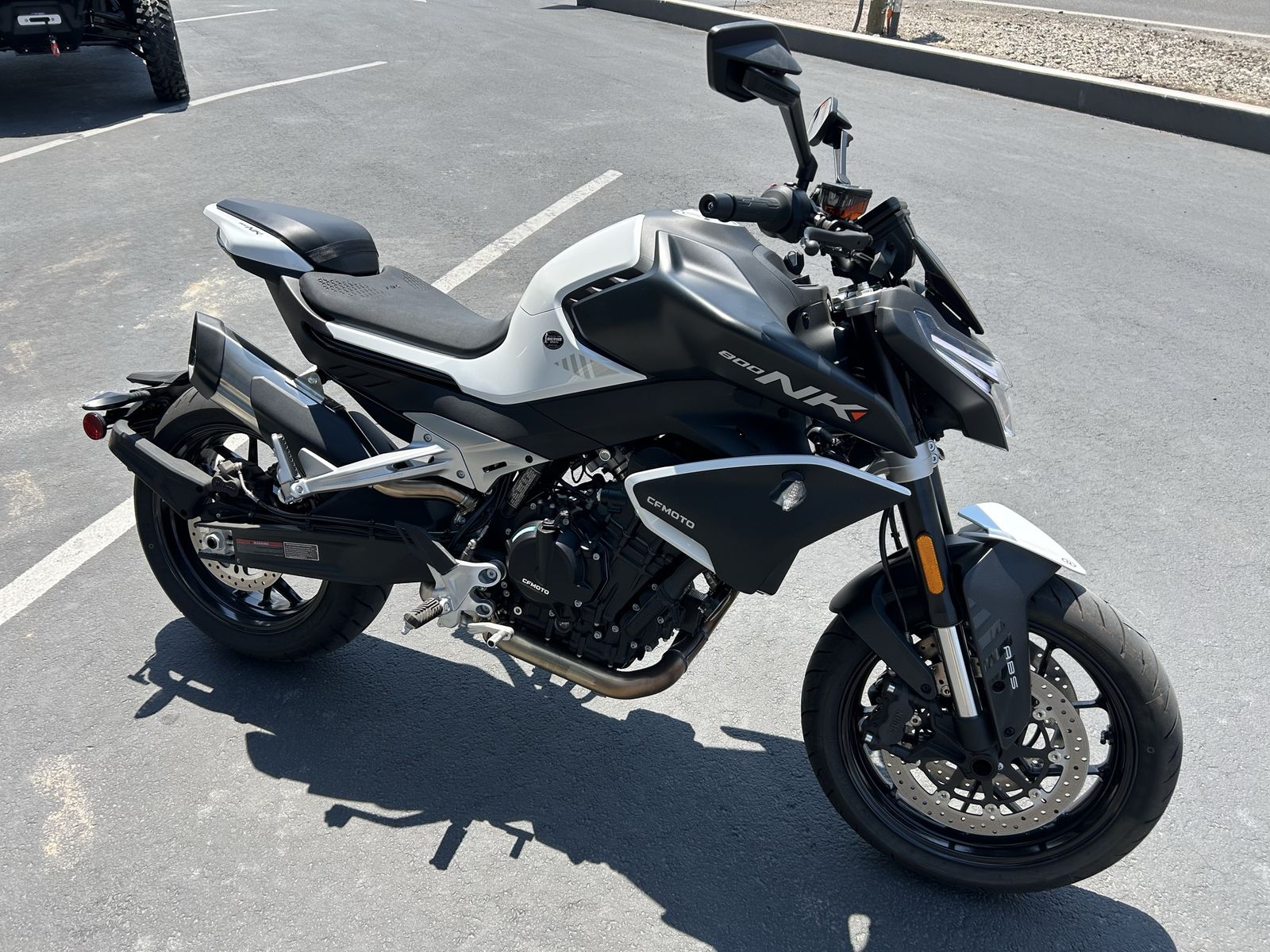 CFMOTO 800NK Naked Sport Motorcycle - White/Black