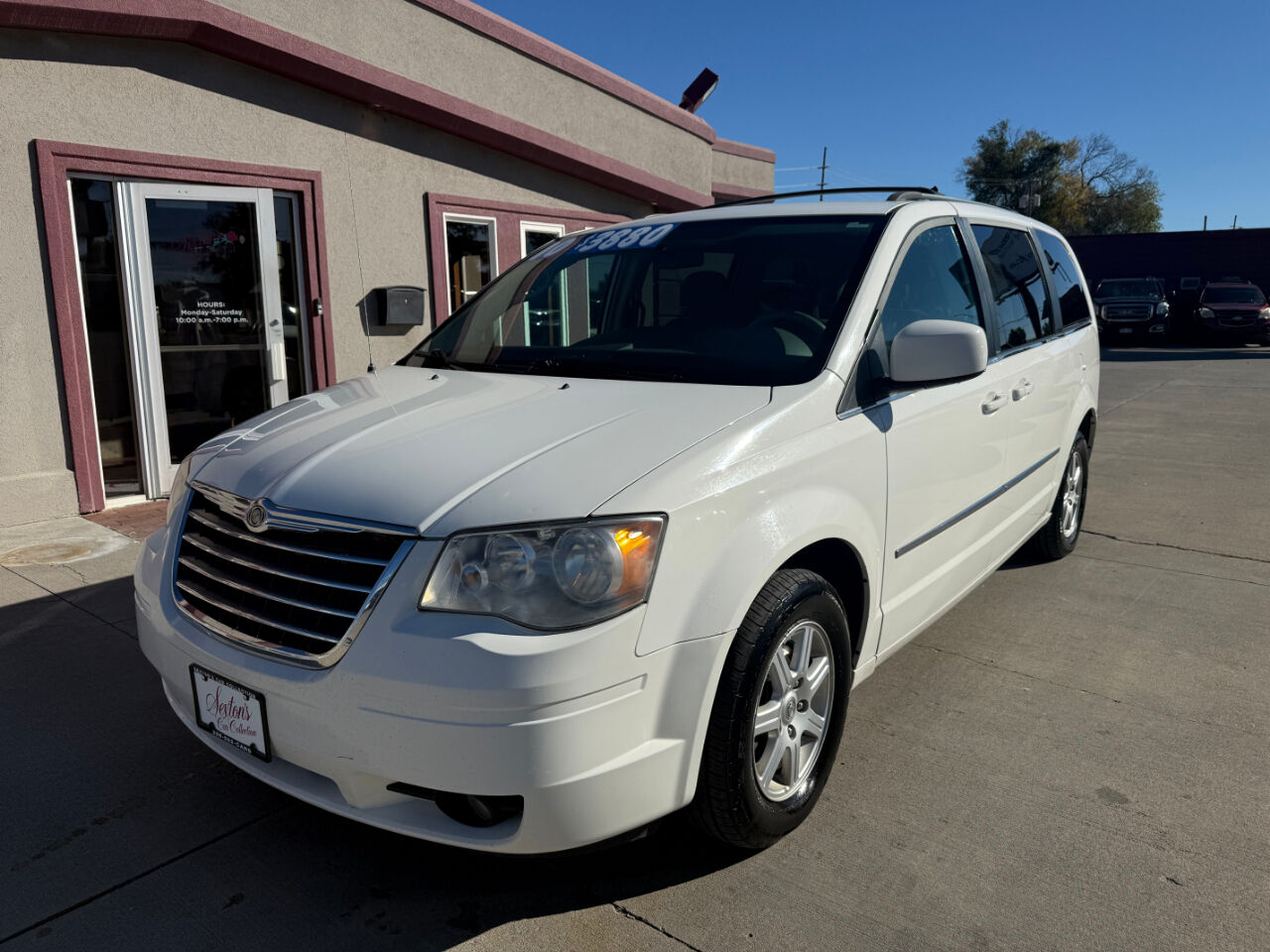 2010 CHRYSLER TOWN AND COUNTRY Touring