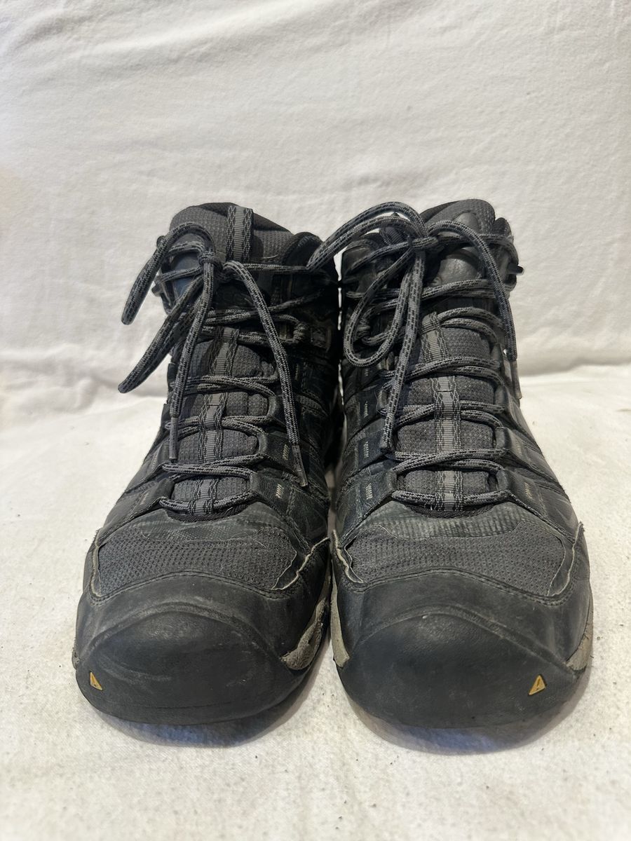 Keen Men’s Size 11.5 Black/Gray WP Hiking Boots