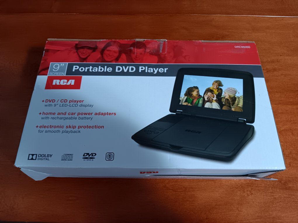 RCA DRC96090 Portable DVD Player w/Adapter 9 inch