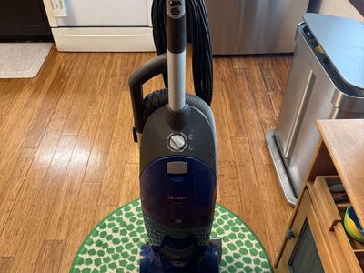 Meile Upright Vacuum