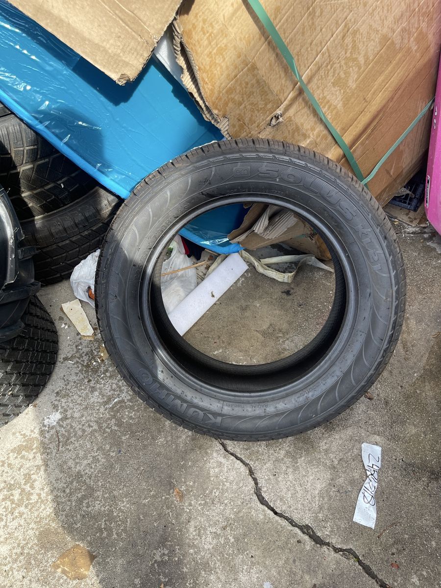 225/60/17 NEW SOLIS TIRE