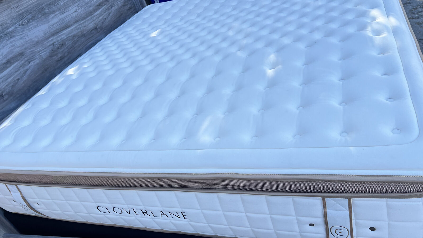 colchon Cloverlane Hybrid Medium Mattress King bed frame and mattress set