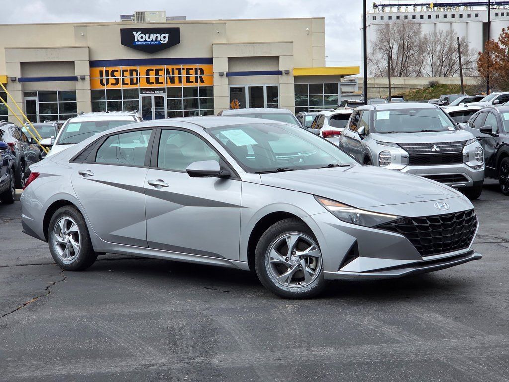 2023 Hyundai Elantra SE