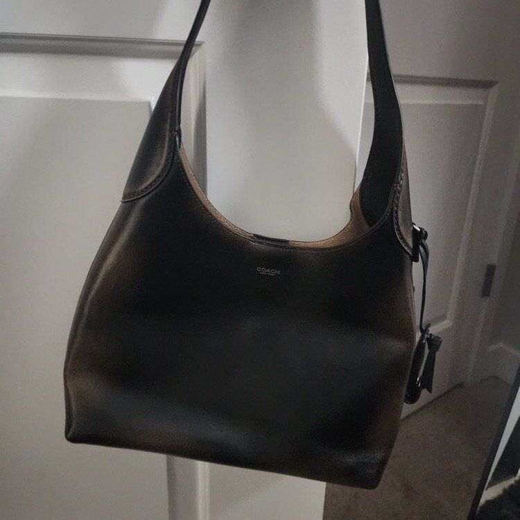 New York Coach leather shoulder purse