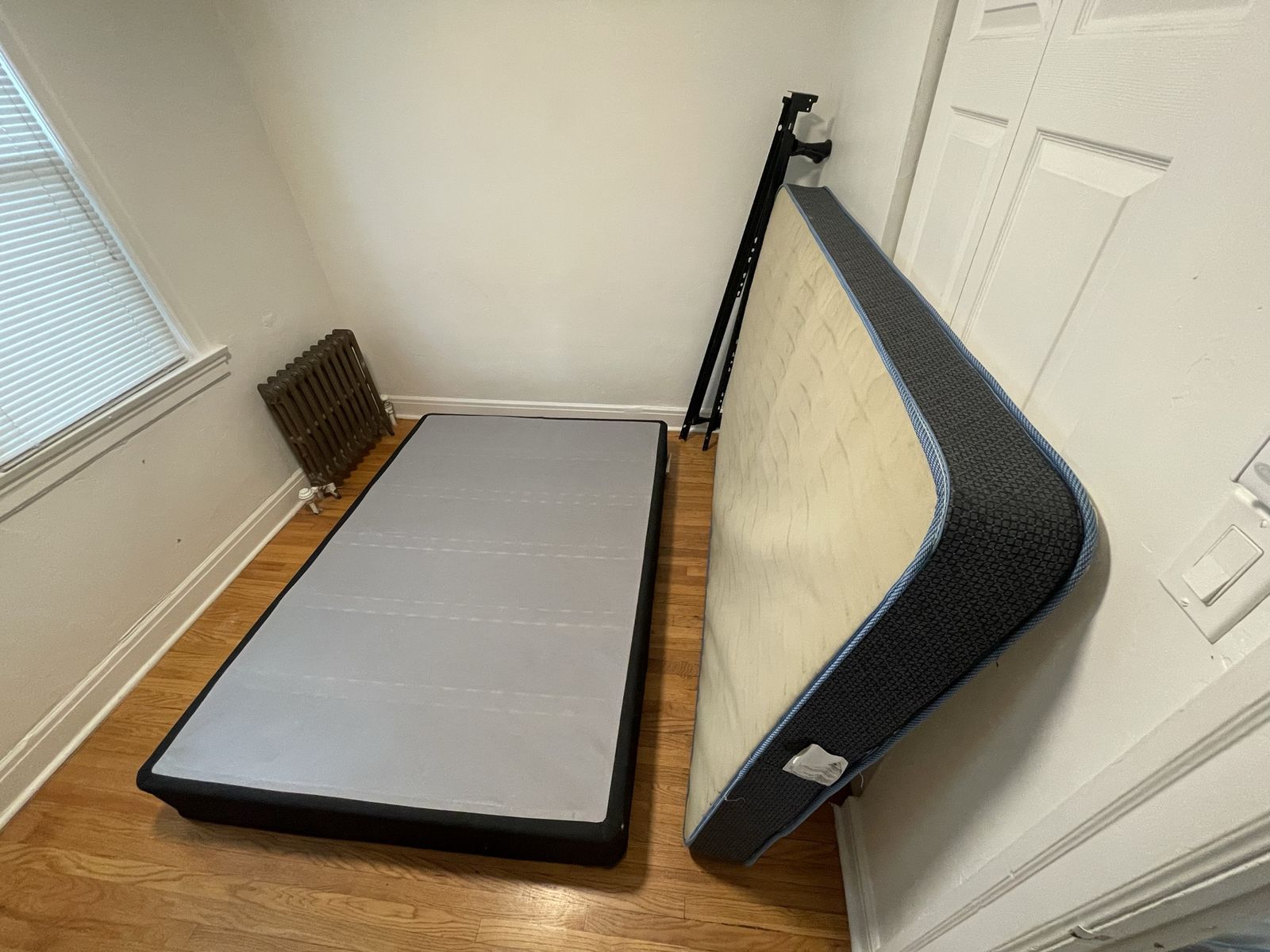 Full Size Mattress / Box Frame