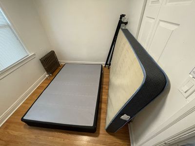 Full Size Mattress / Box Frame