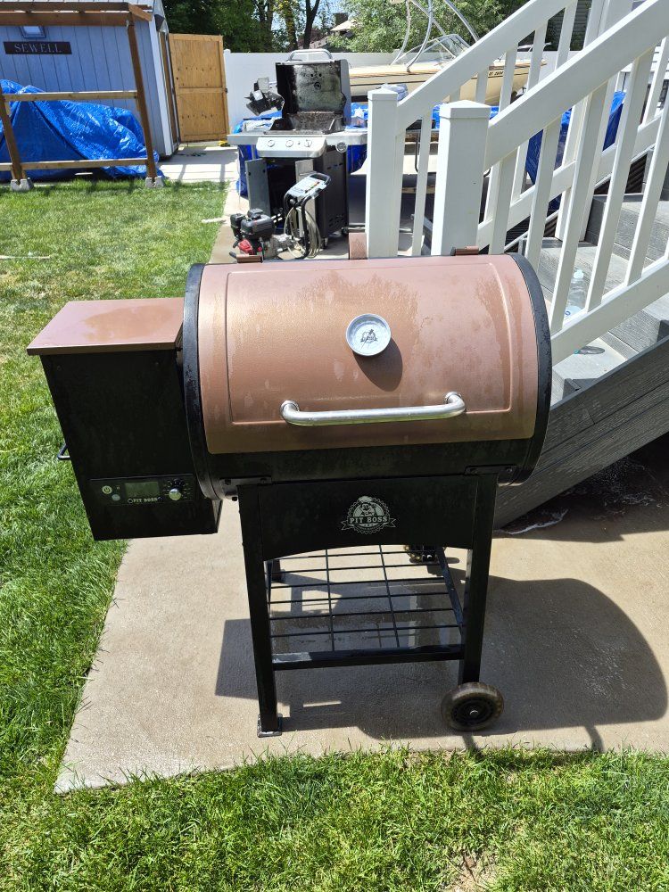 Pit boss smoker