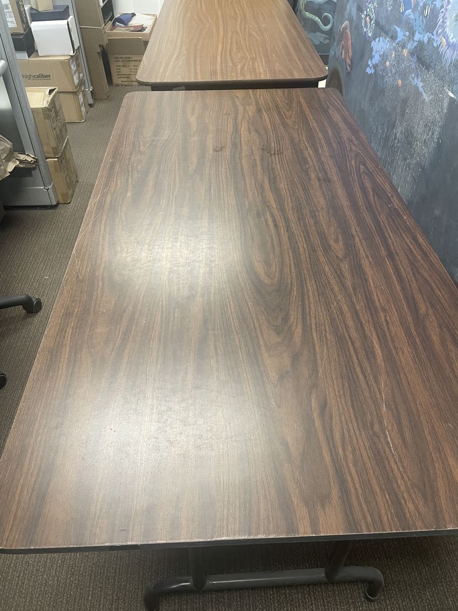 Folding table