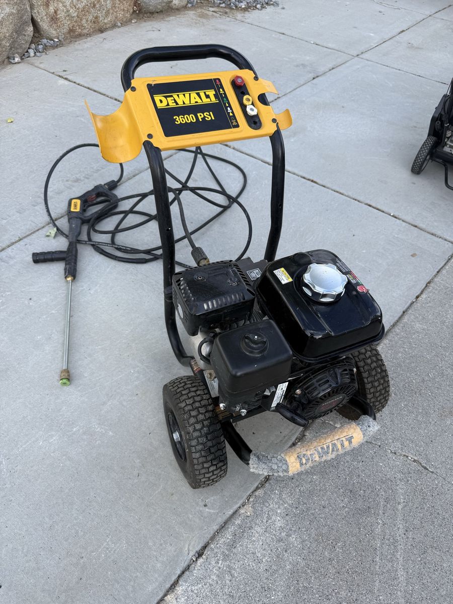 DeWalt 3600 PSI Gas Pressure Washer Honda GX200 Engine