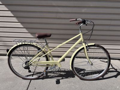 Schwinn Schwinn a Beach Cruiser Bicycle