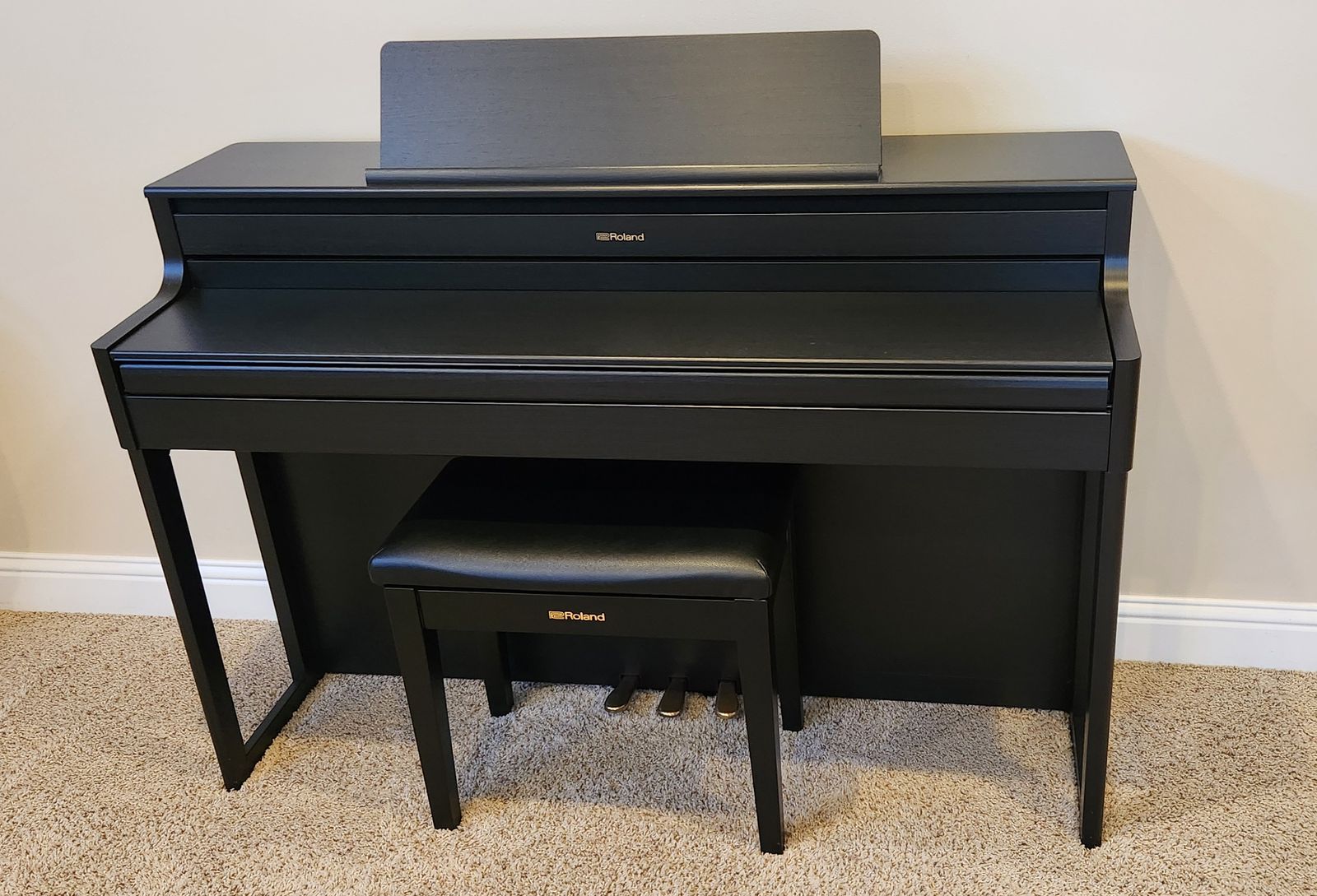 Roland HP-704 Digital Piano