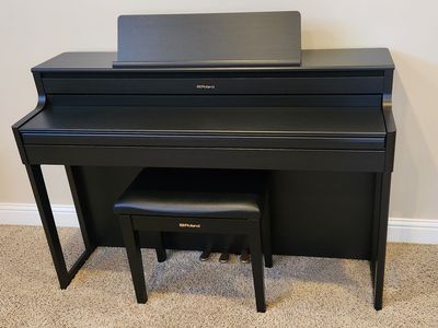 Roland HP-704 Digital Piano