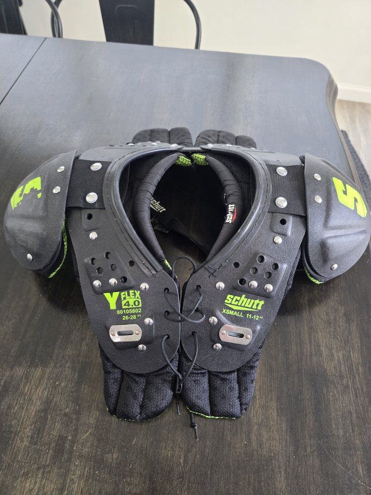 Schutt Y-Flex 4.0 Youth Football Shoulder Pads - Extra Small (XS) 11-12" / 26-28"