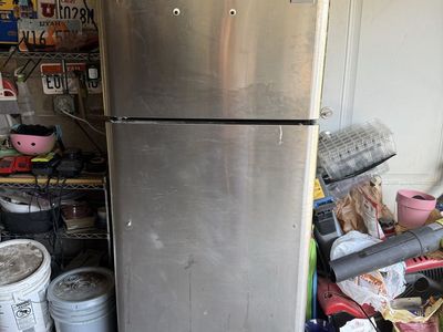 Frigidaire Stainless Steel Top Freezer Refrigerator