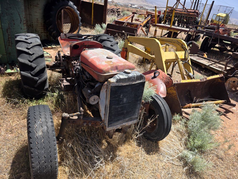 massey ferguson 35 Diesel tractor with front end loader