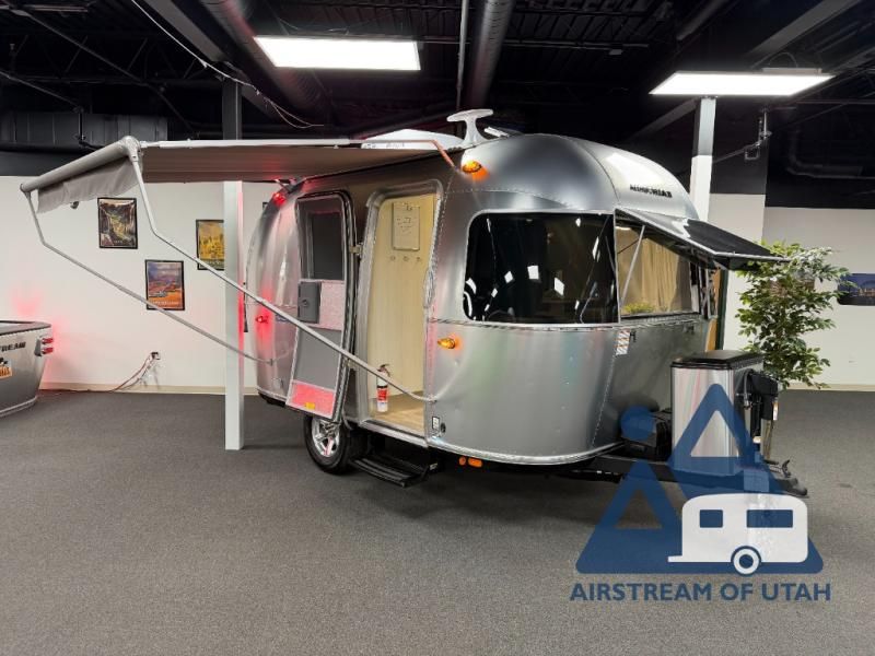 New 2026 Airstream Bambi 16RB