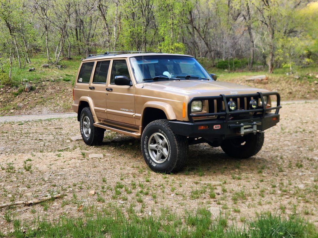 Jeep XJ Warn Bumper with Warn Winch